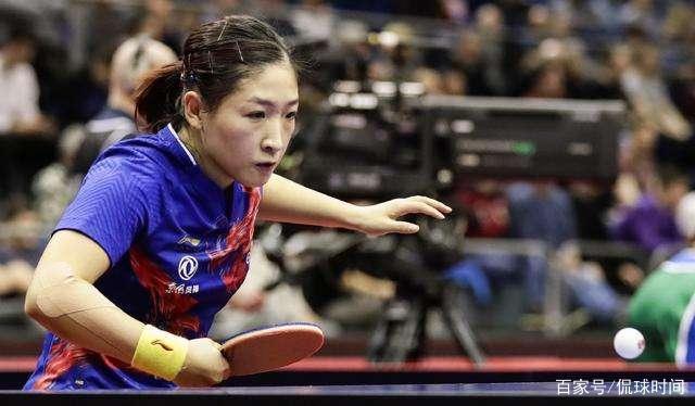 乒乓球正在